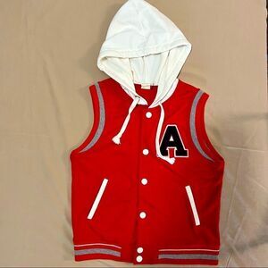 Love tree hooded vest in a size small.
